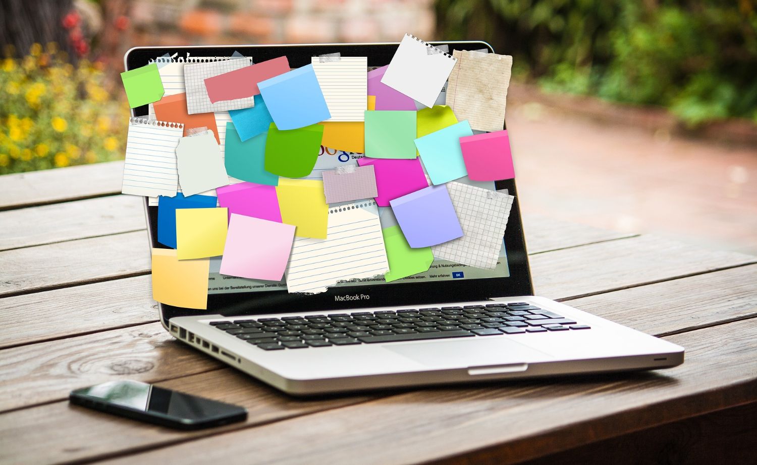 Post it notes on computer